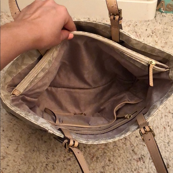 Michael kors handbag - Picture 3 of 4